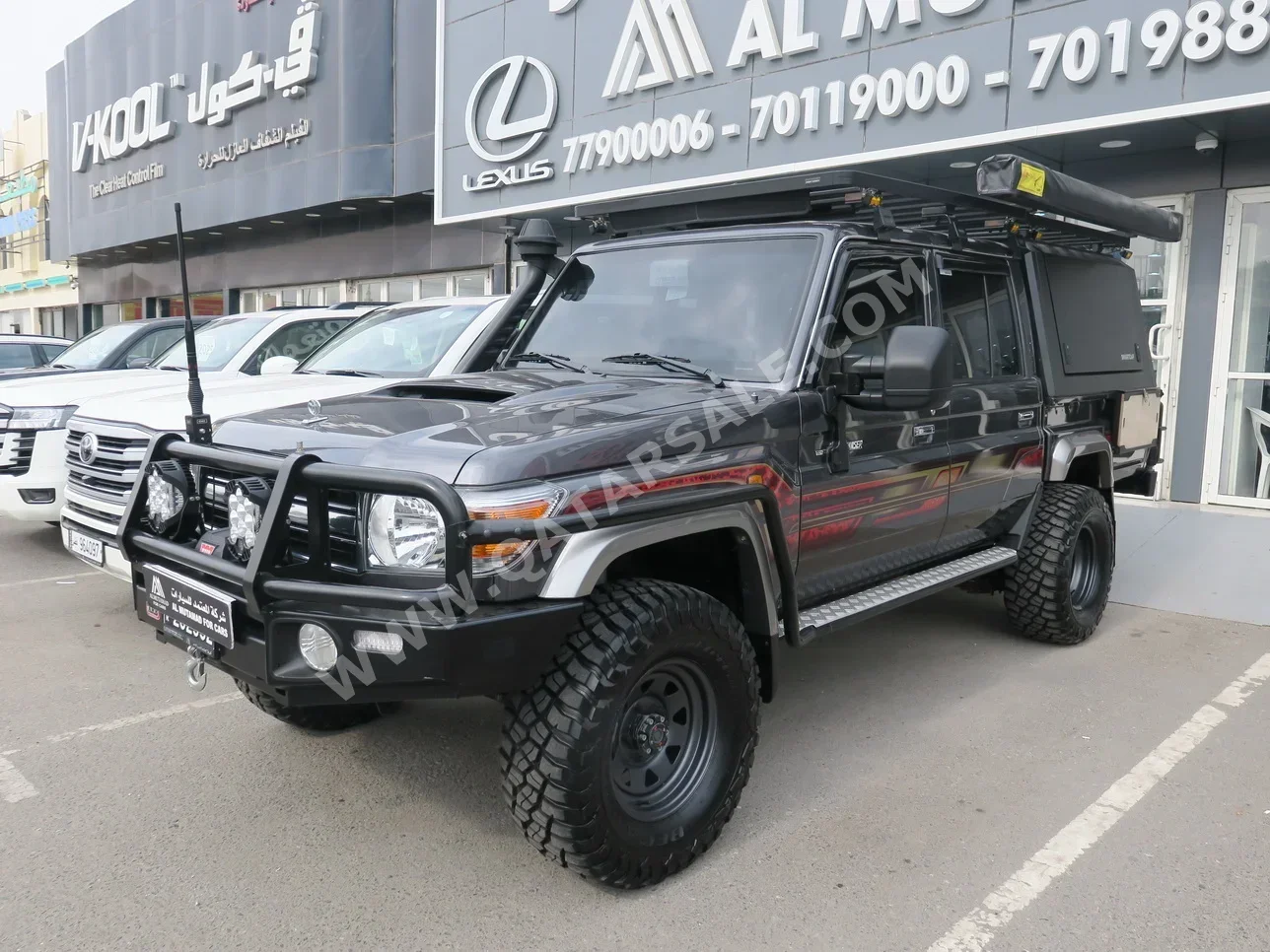 Toyota  Land Cruiser  LX  2023  Manual  20,000 Km  8 Cylinder  Four Wheel Drive (4WD)  Pick Up  Gray  With Warranty