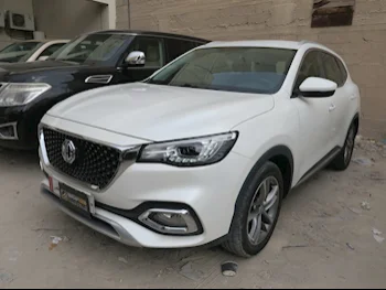 MG  HS  2021  Automatic  33,000 Km  4 Cylinder  Four Wheel Drive (4WD)  SUV  White  With Warranty