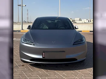 Tesla  Model 3  Long Range  2025  Automatic  3,000 Km  0 Cylinder  Four Wheel Drive (4WD)  Sedan  Gray and Black  With Warranty