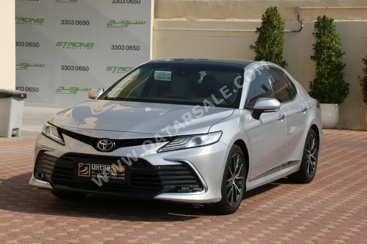 Toyota  Camry  Limited  2021  Automatic  21,000 Km  6 Cylinder  Front Wheel Drive (FWD)  Sedan  Silver