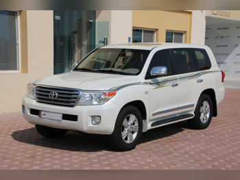 تويوتا  لاند كروزر  في اكس ار  2015  اوتوماتيك  238,000 كم  8 سلندر  دفع رباعي  اس يو في  أبيض لؤلؤي