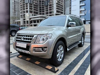 Mitsubishi  Pajero  3.8  2018  Automatic  45,000 Km  6 Cylinder  Four Wheel Drive (4WD)  SUV  Beige