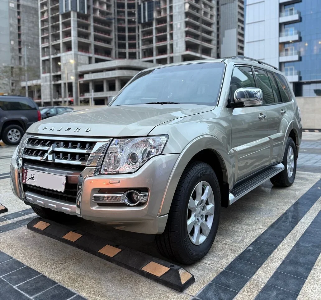 Mitsubishi  Pajero  3.8  2018  Automatic  45,000 Km  6 Cylinder  Four Wheel Drive (4WD)  SUV  Beige