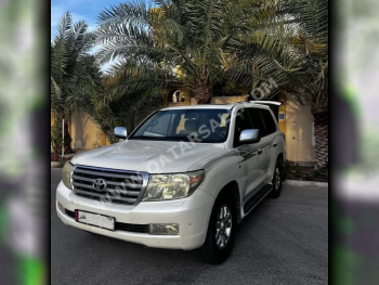 Toyota  Land Cruiser  VXR  2009  Automatic  347,555 Km  8 Cylinder  Four Wheel Drive (4WD)  SUV  Pearl