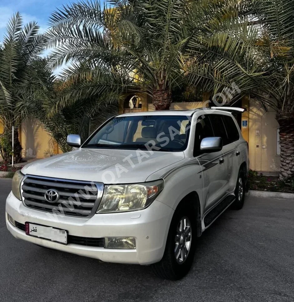 Toyota  Land Cruiser  VXR  2009  Automatic  347,555 Km  8 Cylinder  Four Wheel Drive (4WD)  SUV  Pearl