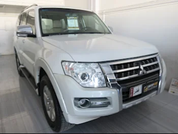 Mitsubishi  Pajero  2017  Automatic  182,000 Km  6 Cylinder  Four Wheel Drive (4WD)  SUV  White