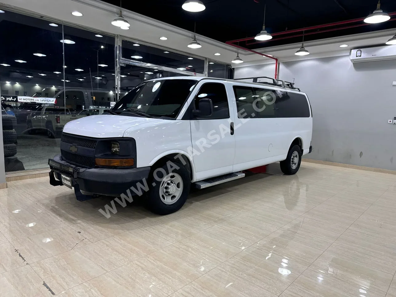 Chevrolet  Express  2017  Automatic  46,000 Km  8 Cylinder  Rear Wheel Drive (RWD)  Van / Bus  White