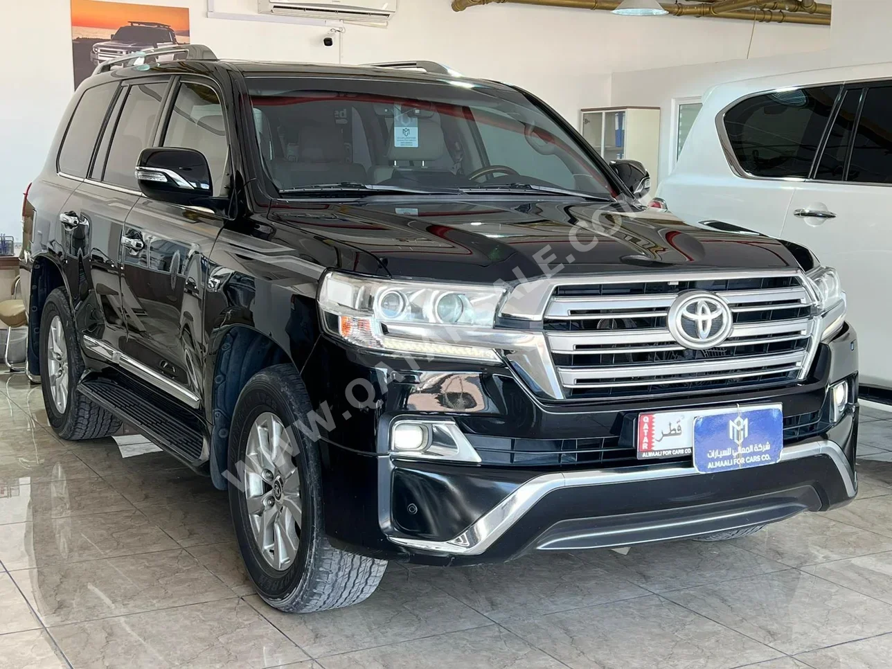 Toyota  Land Cruiser  VXR  2018  Automatic  185,000 Km  8 Cylinder  Four Wheel Drive (4WD)  SUV  Black