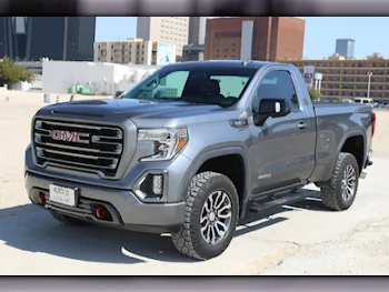 GMC  Sierra  AT4  2021  Automatic  45,600 Km  8 Cylinder  Four Wheel Drive (4WD)  Pick Up  Gray