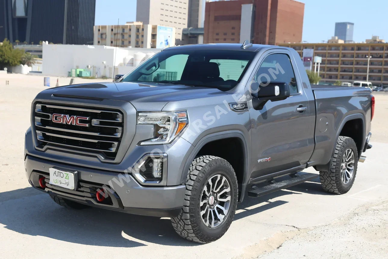 GMC  Sierra  AT4  2021  Automatic  45,600 Km  8 Cylinder  Four Wheel Drive (4WD)  Pick Up  Gray