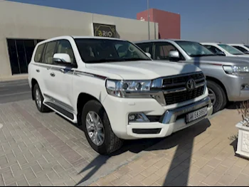 Toyota  Land Cruiser  GXR  2021  Automatic  40,000 Km  8 Cylinder  Four Wheel Drive (4WD)  SUV  White