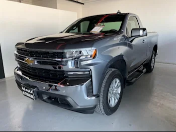 Chevrolet  Silverado  LT  2021  Automatic  21,000 Km  8 Cylinder  Four Wheel Drive (4WD)  Pick Up  Gray