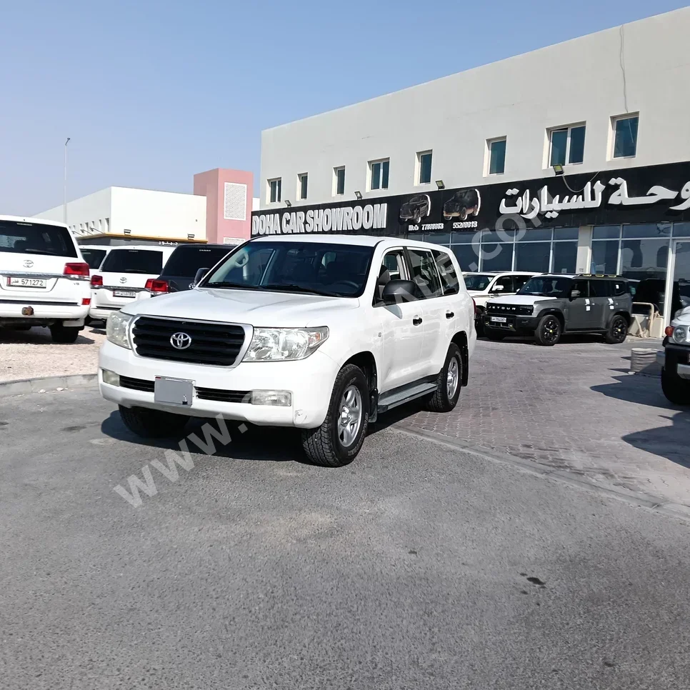 Toyota  Land Cruiser  G  2011  Automatic  261,000 Km  6 Cylinder  Four Wheel Drive (4WD)  SUV  White