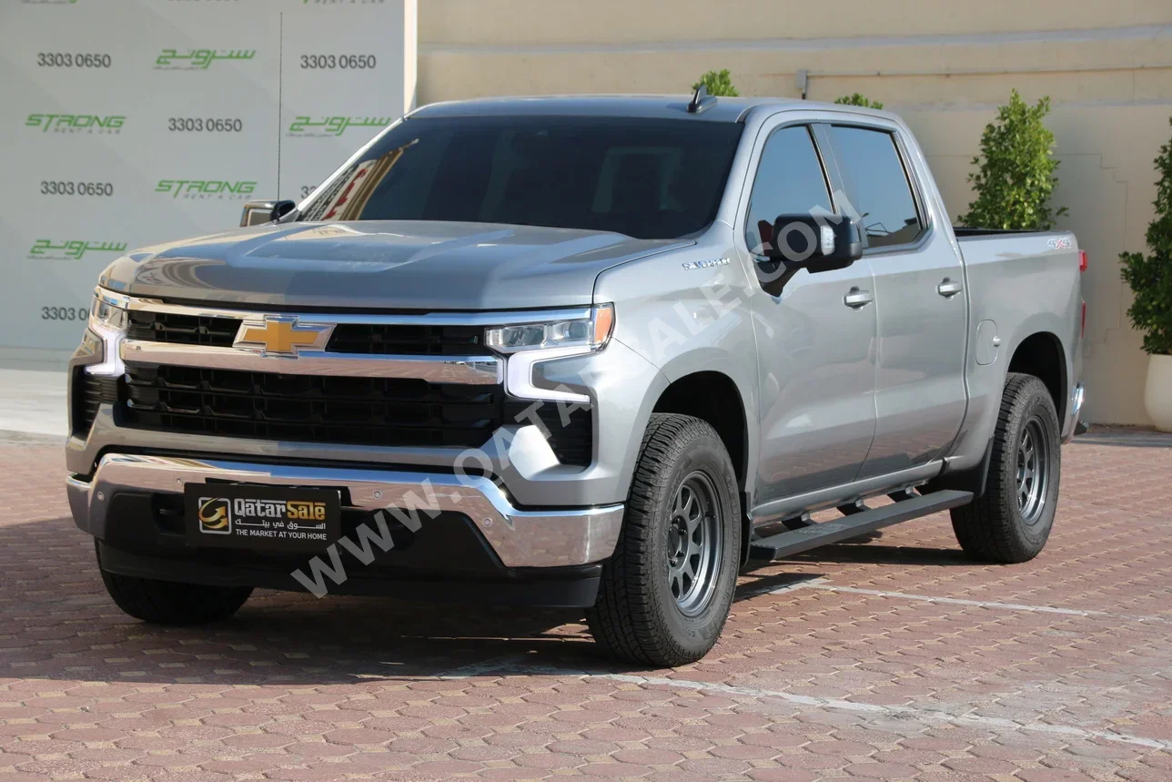 Chevrolet  Silverado  LT  2024  Automatic  9,900 Km  8 Cylinder  Four Wheel Drive (4WD)  Pick Up  Gray  With Warranty