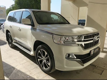 Toyota  Land Cruiser  GXR  2019  Automatic  120,000 Km  6 Cylinder  Four Wheel Drive (4WD)  SUV  White