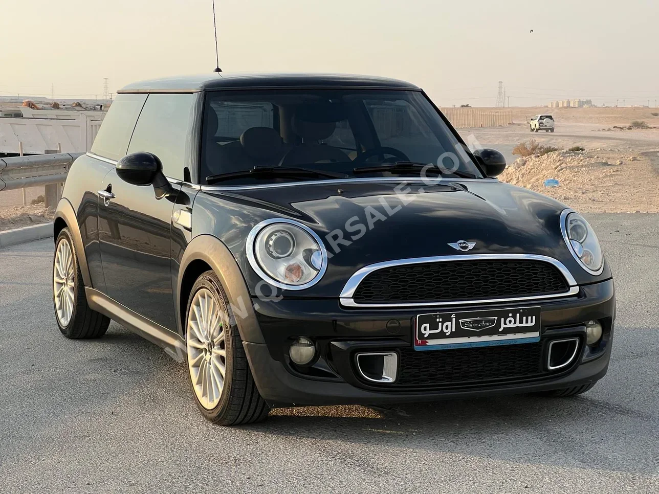 Mini  Cooper  S  2013  Automatic  141,000 Km  4 Cylinder  Front Wheel Drive (FWD)  Hatchback  Black