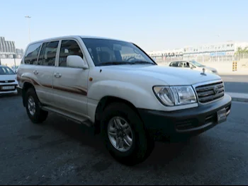 Toyota  Land Cruiser  GX  2003  Automatic  480,000 Km  6 Cylinder  Four Wheel Drive (4WD)  SUV  White