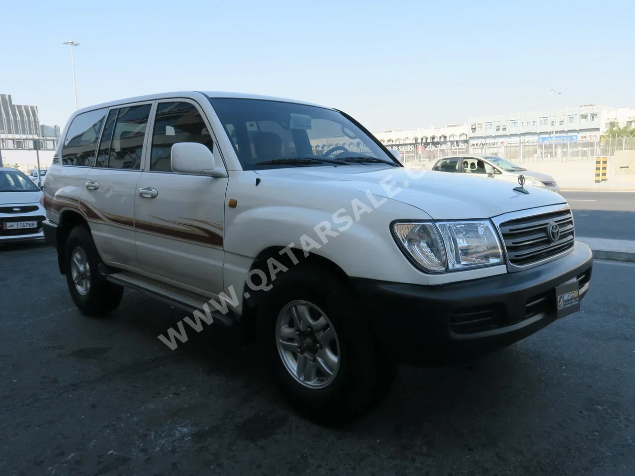 Toyota  Land Cruiser  GX  2003  Automatic  480,000 Km  6 Cylinder  Four Wheel Drive (4WD)  SUV  White