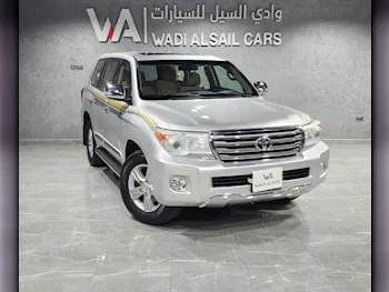 Toyota  Land Cruiser  VXR  2013  Automatic  360,000 Km  8 Cylinder  Four Wheel Drive (4WD)  SUV  Silver