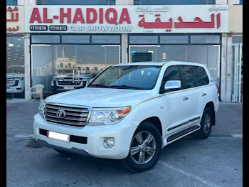 Toyota  Land Cruiser  VXR  2015  Automatic  385,000 Km  8 Cylinder  Four Wheel Drive (4WD)  SUV  White