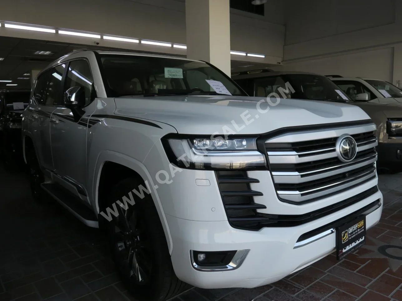  Toyota  Land Cruiser  VXR Twin Turbo  2024  Automatic  0 Km  6 Cylinder  Four Wheel Drive (4WD)  SUV  White  With Warranty