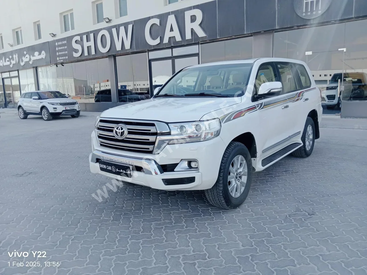 Toyota  Land Cruiser  GXR  2017  Automatic  258,000 Km  8 Cylinder  Four Wheel Drive (4WD)  SUV  White