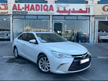 Toyota  Camry  GLX  2016  Automatic  142,000 Km  4 Cylinder  Front Wheel Drive (FWD)  Sedan  Beige