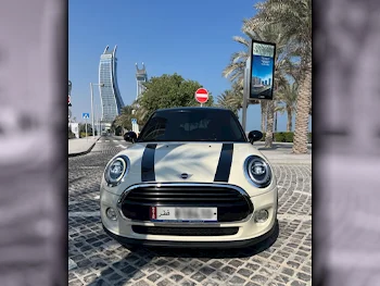 Mini  Cooper  2019  Automatic  44,000 Km  4 Cylinder  Front Wheel Drive (FWD)  Hatchback  White  With Warranty