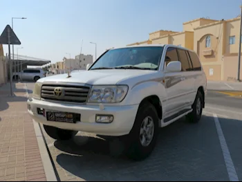 Toyota  Land Cruiser  VXR  2007  Manual  537,000 Km  8 Cylinder  Four Wheel Drive (4WD)  SUV  White