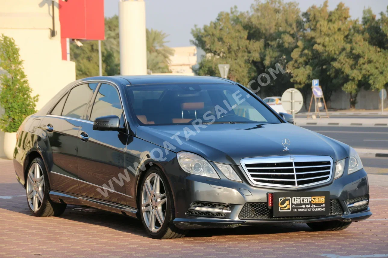 Mercedes-Benz  E-Class  300  2013  Automatic  128,000 Km  6 Cylinder  Rear Wheel Drive (RWD)  Sedan  Gray