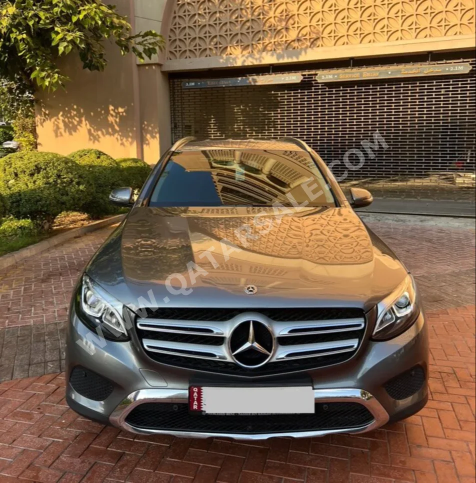 Mercedes-Benz GLC 250 2018 Automatic 65,000 Km 4 Cylinder All Wheel Drive (AWD) SUV Gray