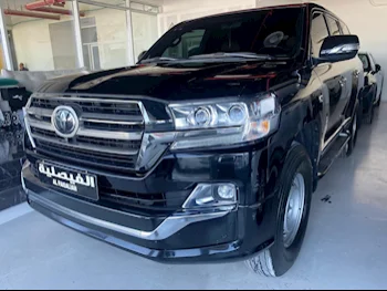 Toyota  Land Cruiser  VXR  2019  Automatic  253,000 Km  8 Cylinder  Four Wheel Drive (4WD)  SUV  Black