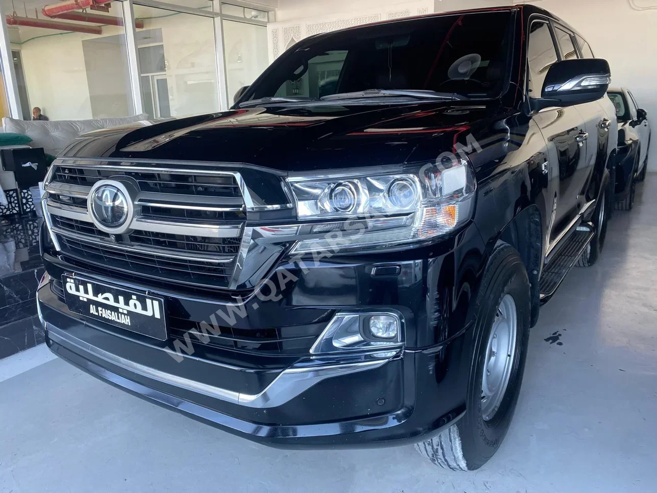 Toyota  Land Cruiser  VXR  2019  Automatic  253,000 Km  8 Cylinder  Four Wheel Drive (4WD)  SUV  Black