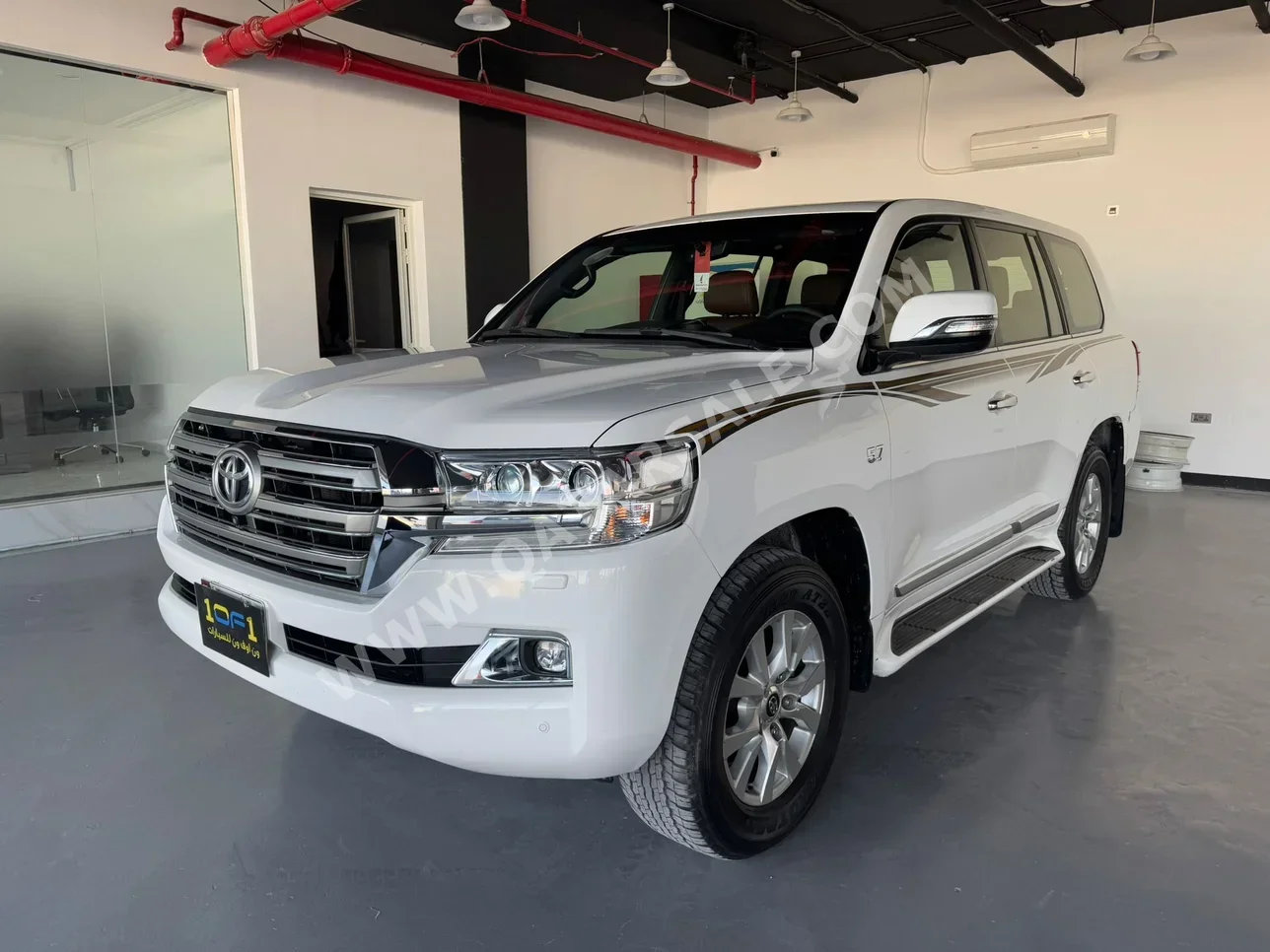 Toyota  Land Cruiser  VXR  2017  Automatic  296,000 Km  8 Cylinder  Four Wheel Drive (4WD)  SUV  White