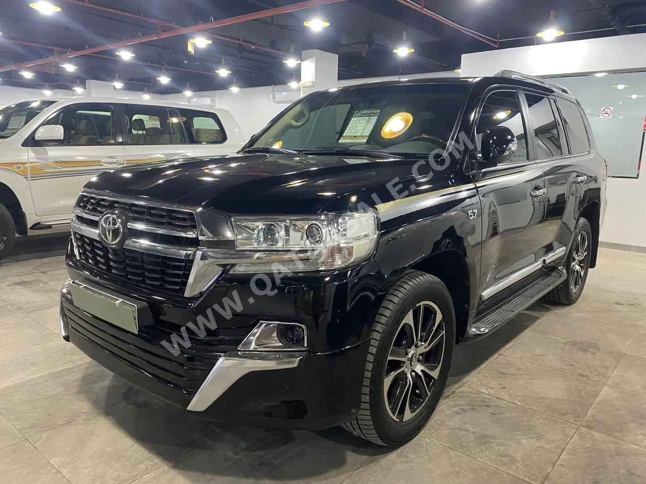 Toyota  Land Cruiser  VXR  2018  Automatic  158,000 Km  8 Cylinder  Four Wheel Drive (4WD)  SUV  Black