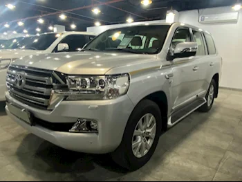 Toyota  Land Cruiser  VXR  2021  Automatic  255,000 Km  8 Cylinder  Four Wheel Drive (4WD)  SUV  Silver