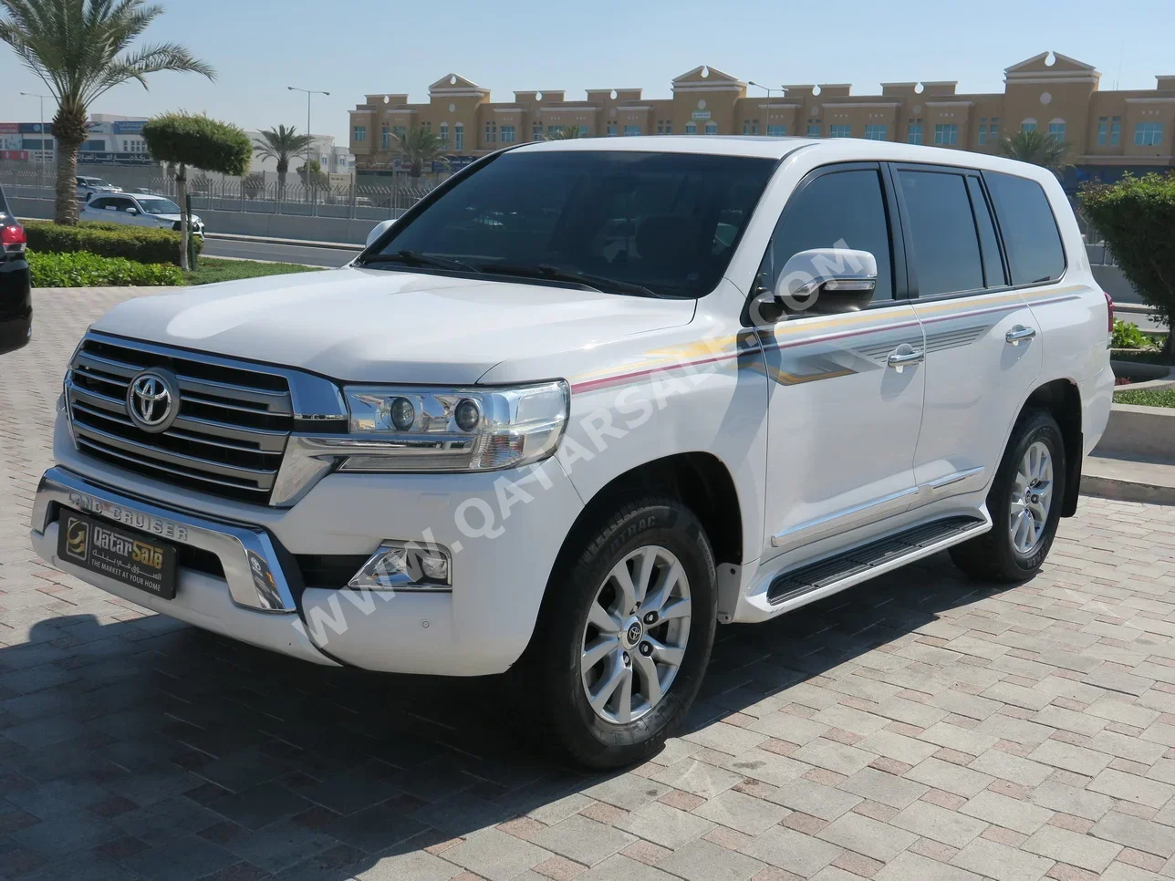 Toyota  Land Cruiser  GXR  2016  Automatic  225,000 Km  8 Cylinder  Four Wheel Drive (4WD)  SUV  White