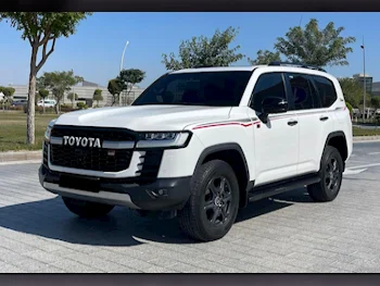 Toyota  Land Cruiser  GR Sport Twin Turbo  2022  Automatic  110,000 Km  6 Cylinder  Four Wheel Drive (4WD)  SUV  White