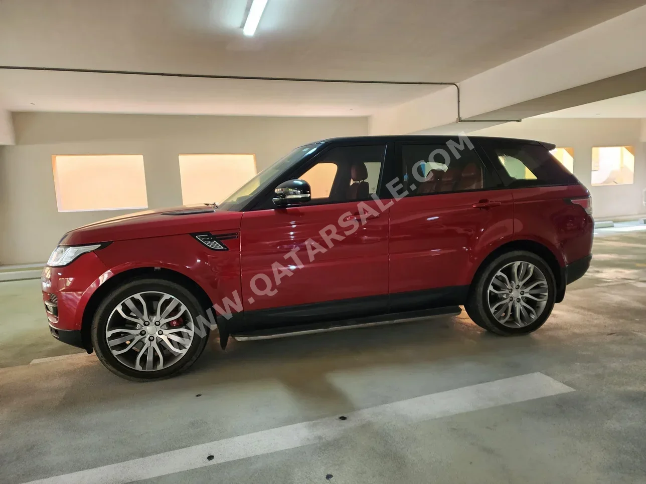 Land Rover  Range Rover  Sport  2014  Automatic  14,800 Km  8 Cylinder  Four Wheel Drive (4WD)  SUV  Red