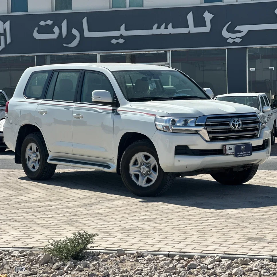 Toyota  Land Cruiser  GXR  2021  Automatic  147,000 Km  6 Cylinder  Four Wheel Drive (4WD)  SUV  White