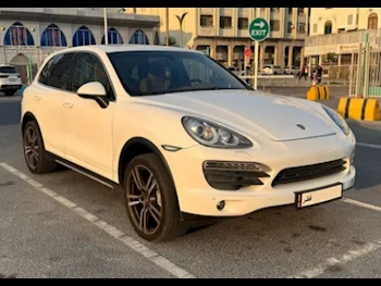 Porsche  Cayenne  S  2014  Automatic  160,000 Km  8 Cylinder  Front Wheel Drive (FWD)  SUV  Silver