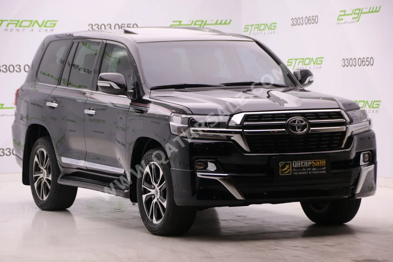 Toyota  Land Cruiser  GXR- Grand Touring  2021  Automatic  180,000 Km  8 Cylinder  Four Wheel Drive (4WD)  SUV  Black