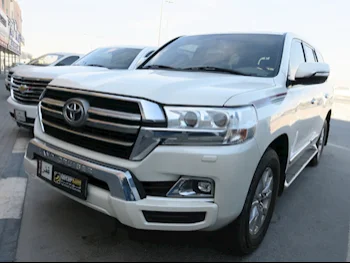 Toyota  Land Cruiser  GXR  2018  Automatic  110,000 Km  8 Cylinder  Four Wheel Drive (4WD)  SUV  White