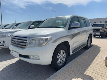 Toyota  Land Cruiser  GXR  2010  Automatic  251,000 Km  8 Cylinder  Four Wheel Drive (4WD)  SUV  White