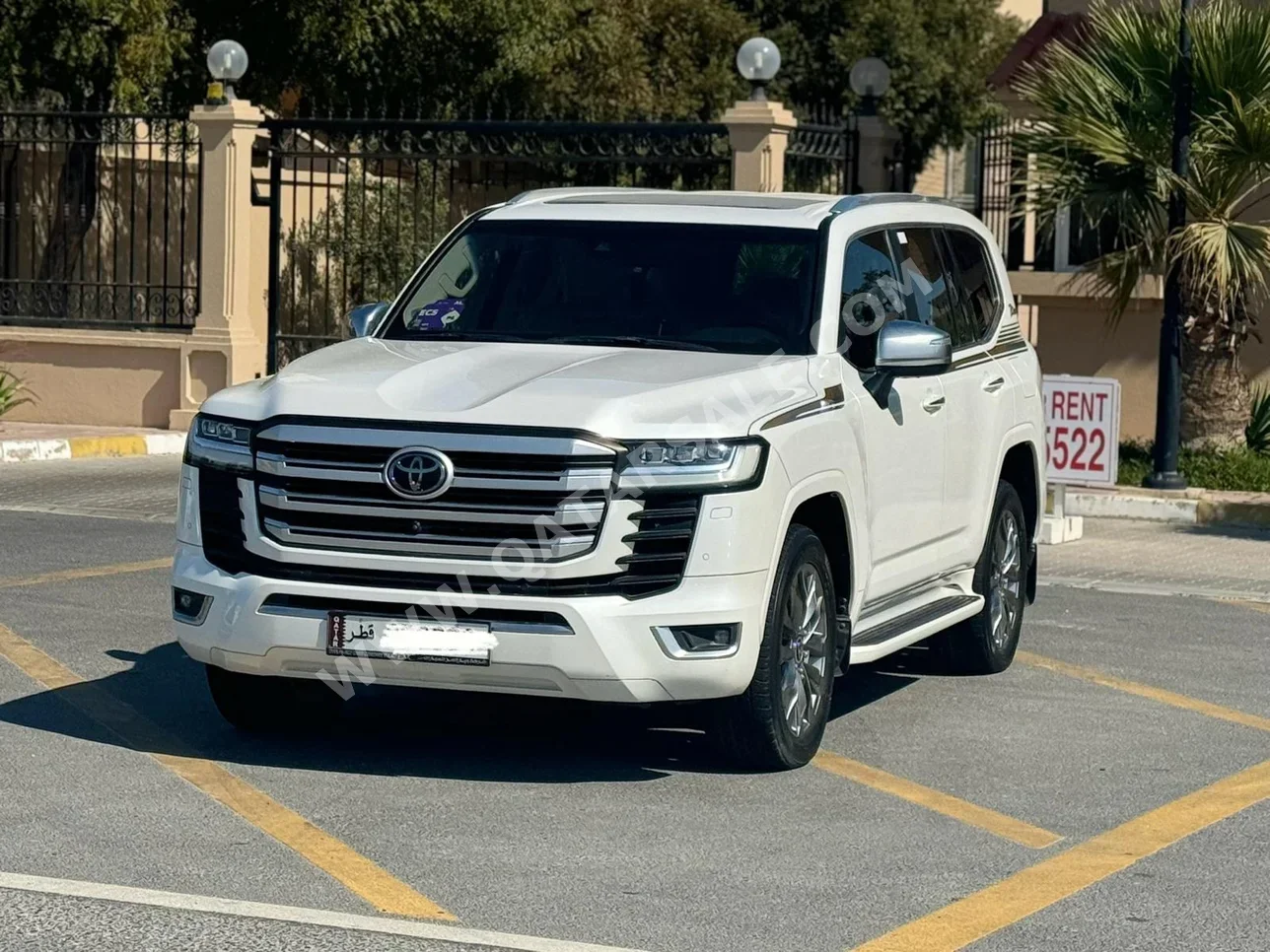 Toyota  Land Cruiser  VXR Twin Turbo  2022  Automatic  40,000 Km  6 Cylinder  Four Wheel Drive (4WD)  SUV  White