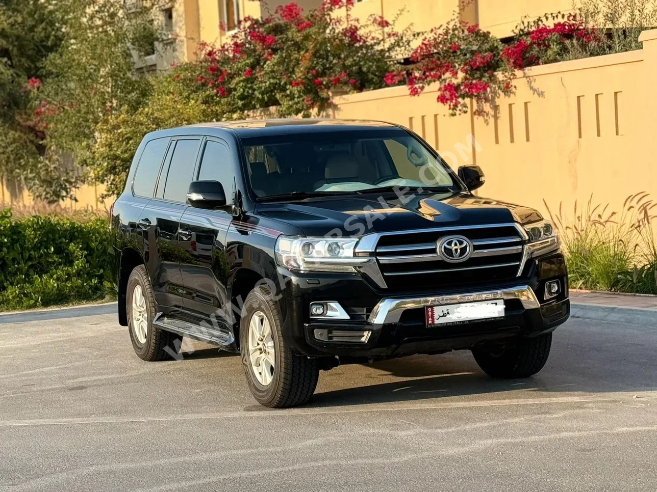 Toyota  Land Cruiser  GXR  2019  Automatic  145,000 Km  6 Cylinder  Four Wheel Drive (4WD)  SUV  Black