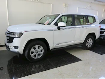 Toyota  Land Cruiser  GXR  2022  Automatic  0 Km  6 Cylinder  Four Wheel Drive (4WD)  SUV  White  With Warranty