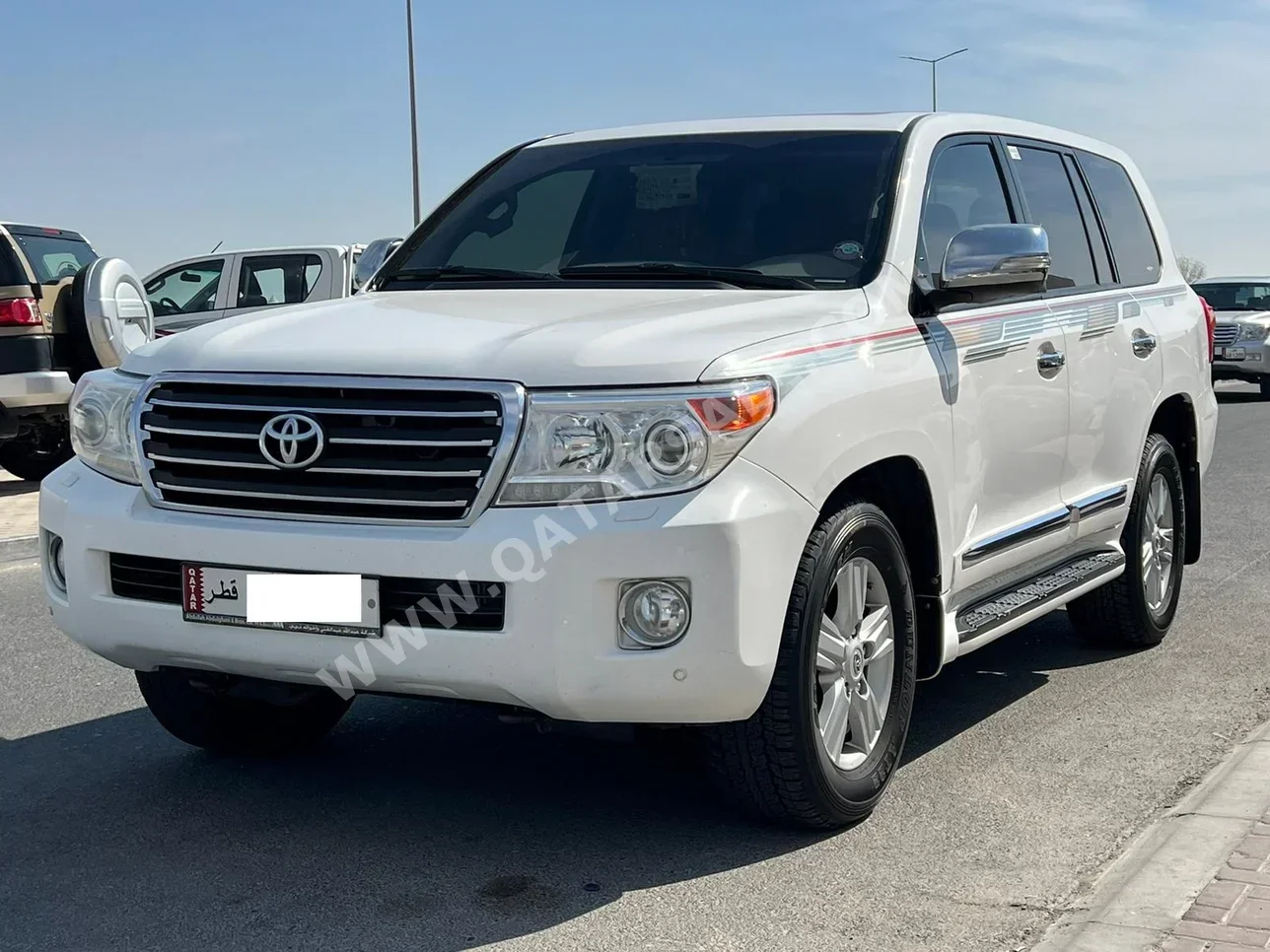 Toyota  Land Cruiser  GXR  2012  Automatic  436,000 Km  8 Cylinder  Four Wheel Drive (4WD)  SUV  White