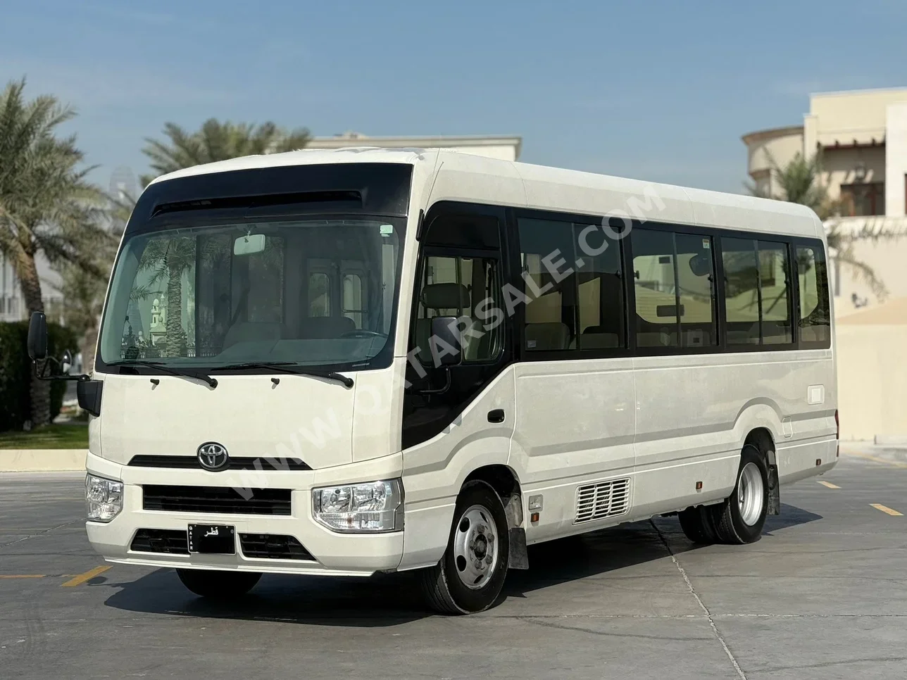 Toyota  Coaster  2017  Manual  174,000 Km  4 Cylinder  Rear Wheel Drive (RWD)  Van / Bus  White