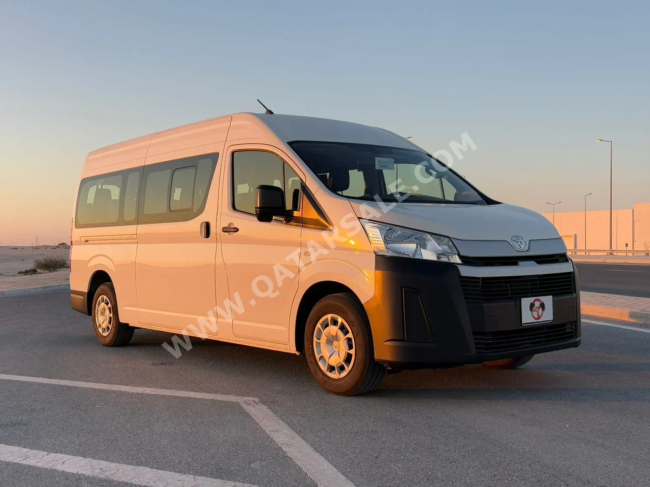 Toyota  Hiace  2025  Automatic  0 Km  4 Cylinder  Rear Wheel Drive (RWD)  Van / Bus  White  With Warranty